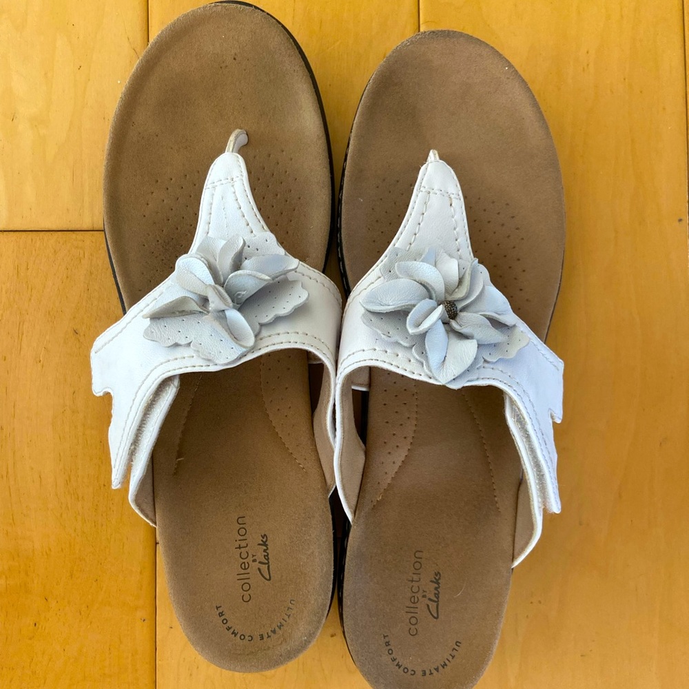 Clark’s Laurieann Gema toe-post sandal, white, adjustable strap, size 9.5